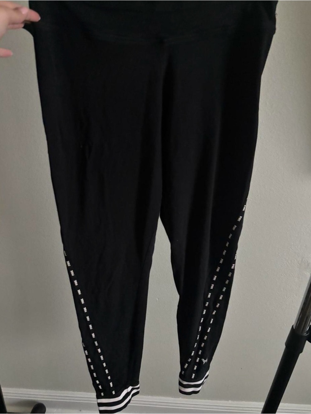 PINK Victoria’s Secret black yoga leggings
